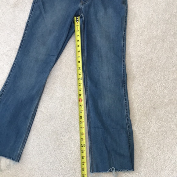 Carhartt Relaxed Fit Cutoff Jeans Women's Size 4 Tall - Picture 9 of 9